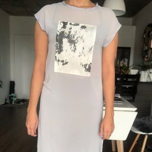 RUDSAK Gray Tunic with Abstract Print
